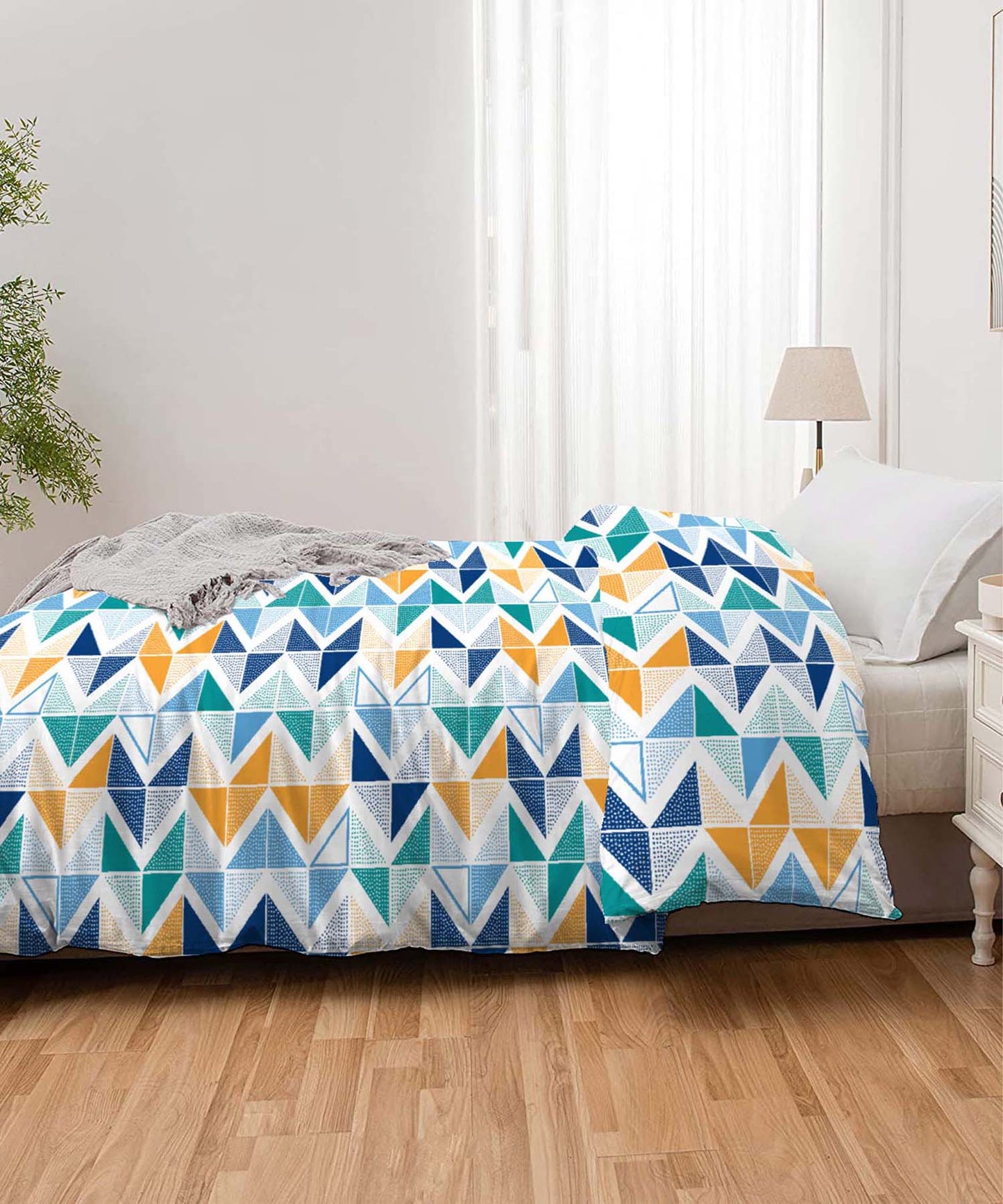 Urban Comfort Trippy Triangles Blue Single Comforter, 120GSM, 100% Cotton, Multicolor